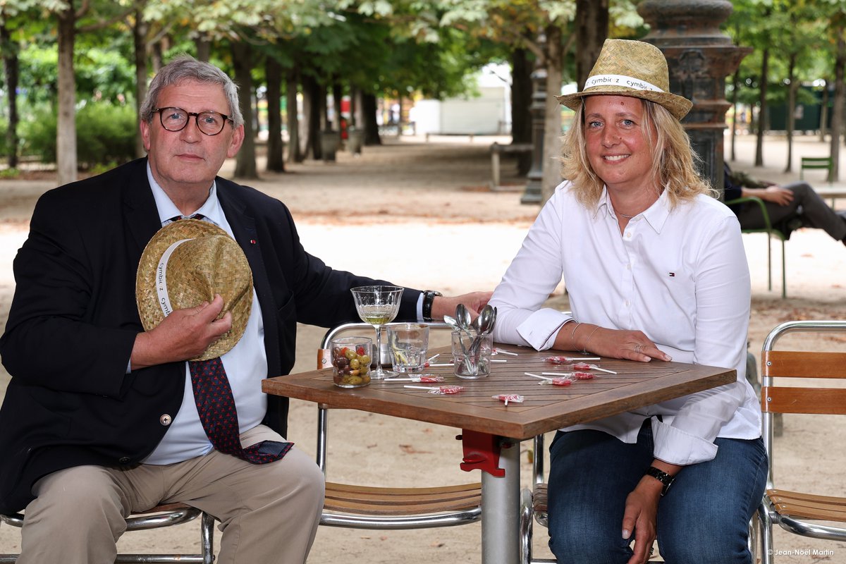 cymbiozrp's tweet image. 🌳🥂De la compétition + "un peu" de pluie + des équipes enthousiastes + des rires = un moment inoubliable pour fêter nos #15ans. Un grand bravo et un grand merci aux équipes qui ont participé à la 11ème édition de la Cymbioz'cup ! 🏆Toute la team vous souhaite un très bel été !