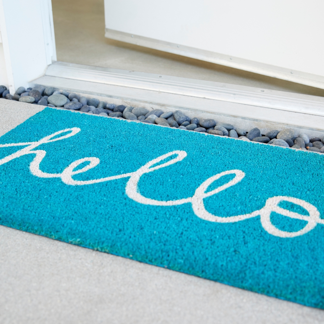 AutumnRidgeApt's tweet image. Make your apartment extra welcoming with this DIY welcome mat! 🏠

Get the full instructions here: diycandy.com/painted-diy-do…
 
#ApartmentDIY #WelcomeMat #DIYWelcomeMat #DIY #MultifamilyHousing #ApartmentRental #Apartments