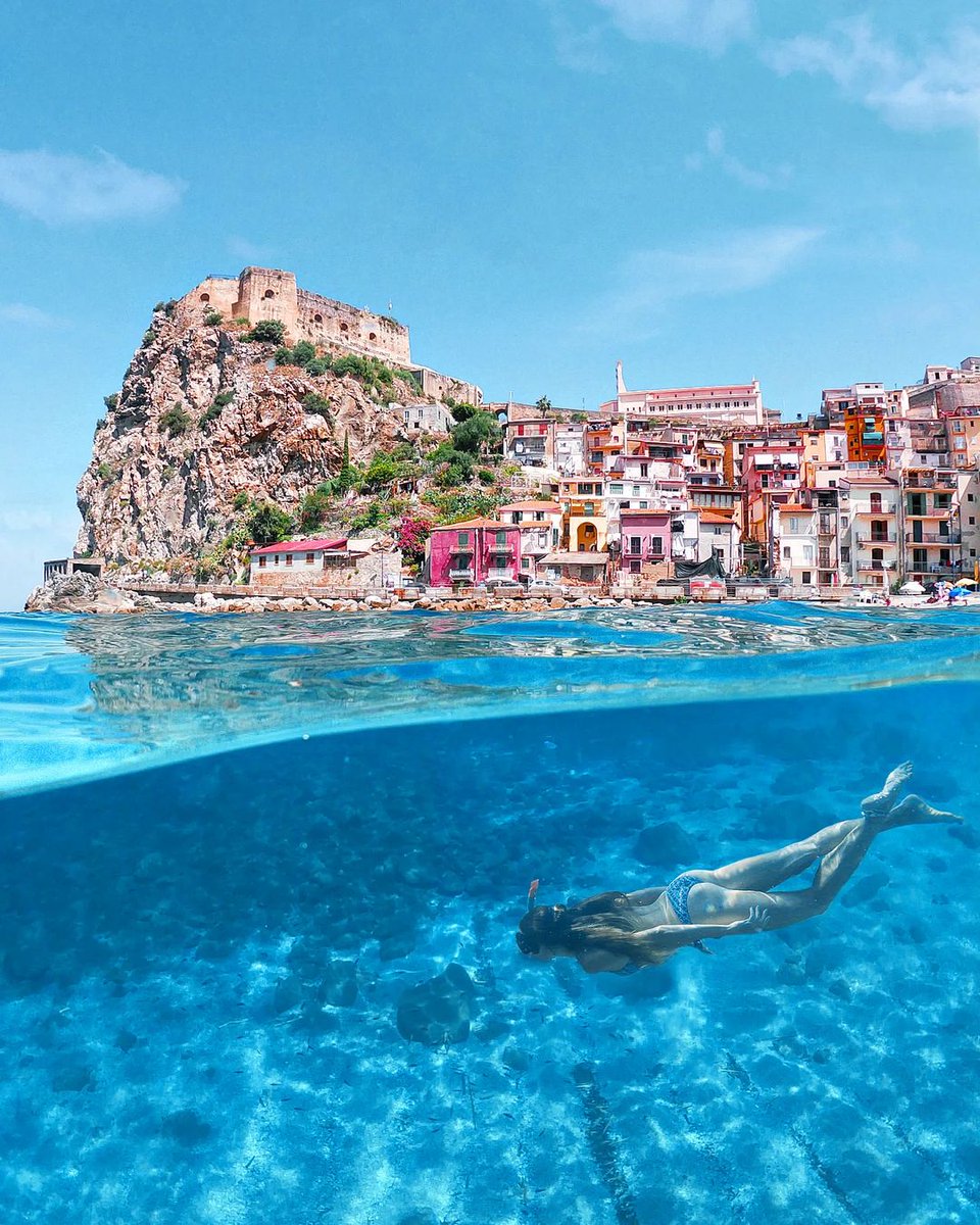 Scilla is a gem of Calabria, where houses seem to rise out of the clear blue sea. Experience a relaxing vacation by visiting Chianalea, the fishing village, and sunbathe on its beaches.

📷 IG myriamrib

#ilikeitaly #YourItalianPOV #scilla #calabriastraordinaria #calabria