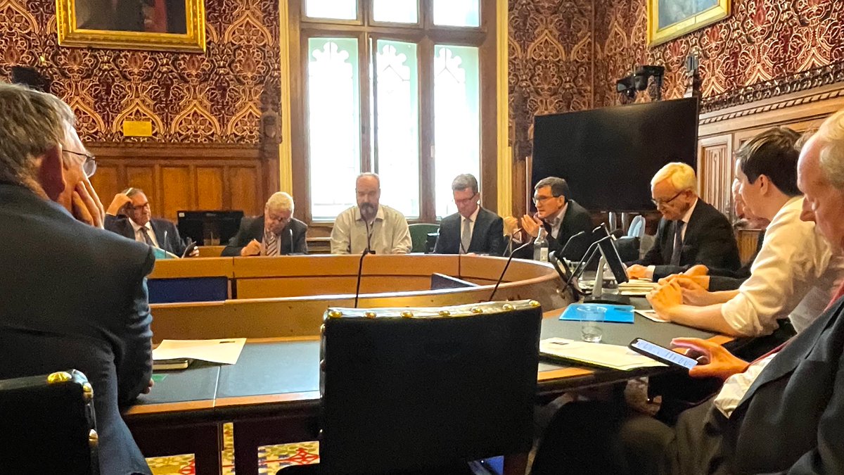 Strong turnout for today’s @allpartyrail meeting joined by @seatsixtyone, David Brown @ArrivaGroup and our CEO Andy Bagnall. Useful discussion on the benefits of rail competition: reduced cost, improved quality and modal shift. All parties agree reform is urgent and essential.