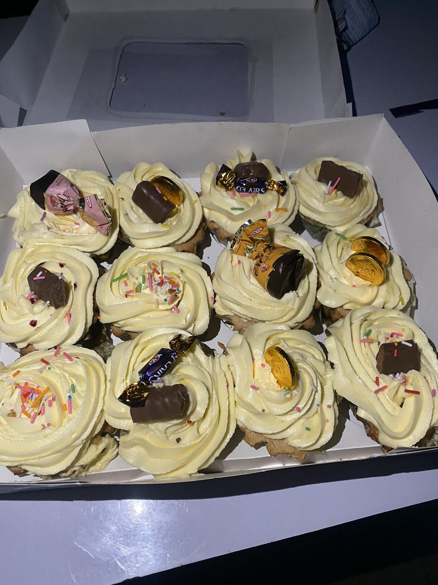 NiceMizzy's tweet photo. Good afternoon my boss and bosses 🙏cupcakes by me 🥰❤️ please do well to patronize me 🙏🙏@josteez_ @VillBella @Tilewa10 https://t.co/aK62SlN0in