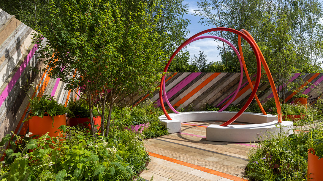 TeamLondonBdg's tweet photo. 📆🌸🌱 Join us this Wednesday for an evening with award-winning garden + landscape designer @moore_d as he discusses his new book &amp; explores recent developments in planting design, horticulture, ecology + plant science...

Book FREE! 👇
https://t.co/r0Tv0nOU04 https://t.co/iJW76lxHAW