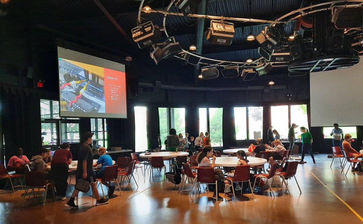 CambrianRD's tweet image. Excited to be kicking off the first day of the #ElectrifyingTheFuture summer camp! So good to see future engineers and scientists getting hands on experience with electric vehicles and critical minerals. #ovin