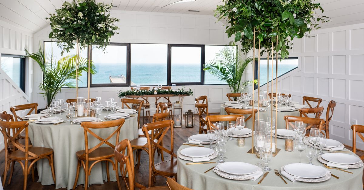 OceanicDining's tweet image. We're adding some joy to your scroll with photos of our beautifully styled spaces from our recent shoot with @KamGoodrichPhoto
Ready to plan your special day? Inquire oceanicrestaurant.com/private-events/