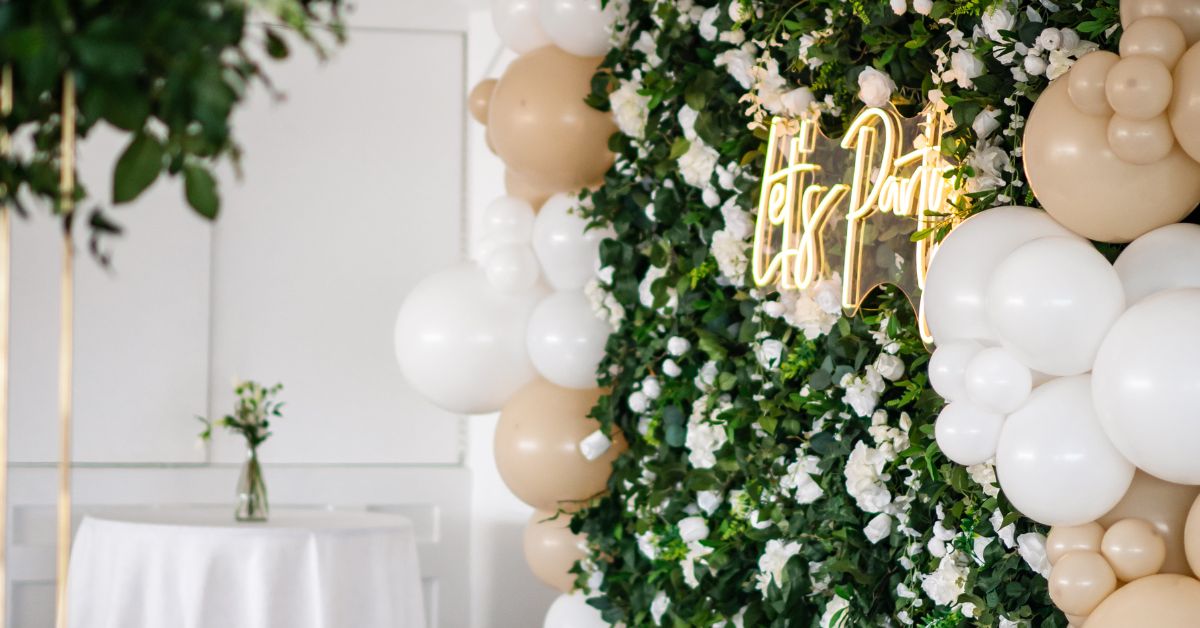 OceanicDining's tweet image. We're adding some joy to your scroll with photos of our beautifully styled spaces from our recent shoot with @KamGoodrichPhoto
Ready to plan your special day? Inquire oceanicrestaurant.com/private-events/