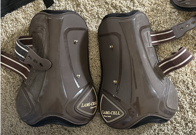 GroomSecrets's tweet photo. brown lami cell open fronts, size M. Slight scuffing on outside but great condition. $30 https://t.co/5KlU1PBDAk