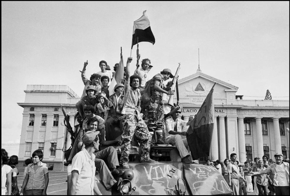 Un 17 de Julio de 1979 huía del país el dictador Anastasio Somoza.
¡Día de la Alegría desde hace 44 años! 
❤️🖤🔵⚪
#4419VivalaRevolucion 
#4419SiempreMasAlla 
#Nicaragua