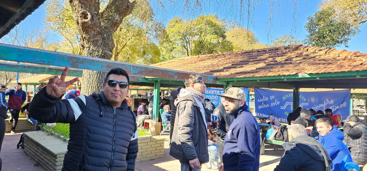 Ayer en la 3° fecha del campeonato de fútbol "11" del SEC,compartimos un lindo domingo con los 3 equipos de la #MilitanciaSecEsLealtad en nuestro querido #ClubRecreativoEzeiza 
<a href="/Cavalieri_SEC/">Armando Cavalieri</a> <a href="/CarlosPerezSEC/">Carlos Pérez</a> <a href="/ESandovalSEC/">Eduardo Sandoval</a> @JorgeJorgge1974 <a href="/Cristia56763648/">Cristian daniel</a>