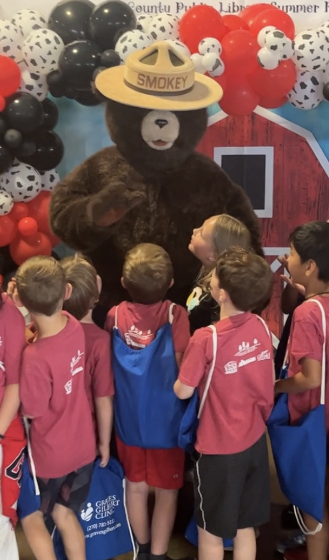 Only YOU can meet Smokey the Bear at the Lisa Rice Library Tuesday, July 18, at 6 p.m. Meet this iconic character, and learn wildlife safety tips from the experts!

Space is limited; sign up online to reserve your spot: events.r20.constantcontact.com/register/event…