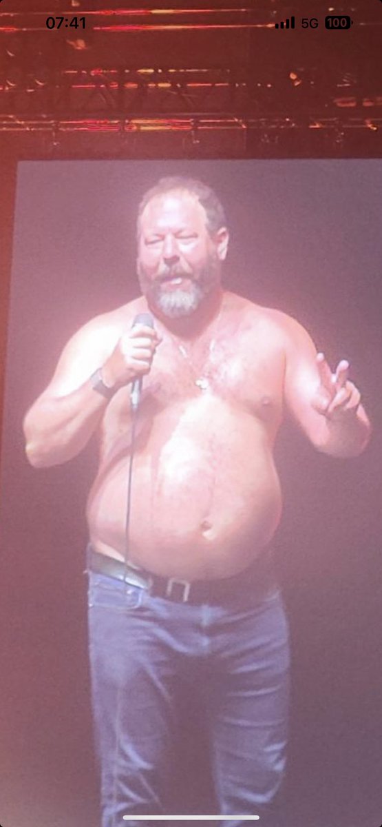 nkyryry's tweet photo. @tomsegura might be time to talk to your friend. Looking pretty rough😳 https://t.co/yjywFu4sUF