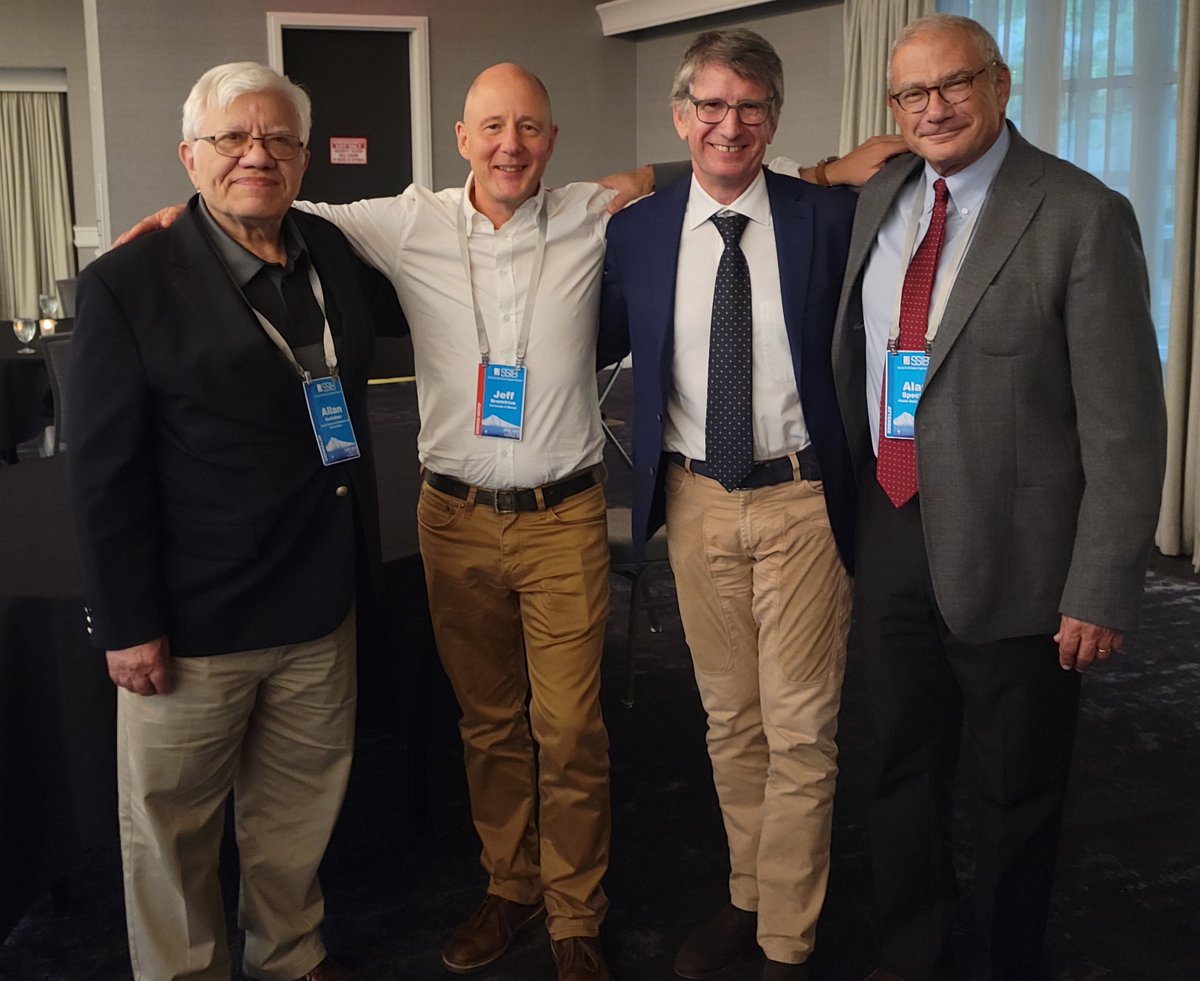 SSIBsociety's tweet image. Past and Present #HoebelPrizeforCreativity Award Winners at the #SSIB2023 meeting in Portland.