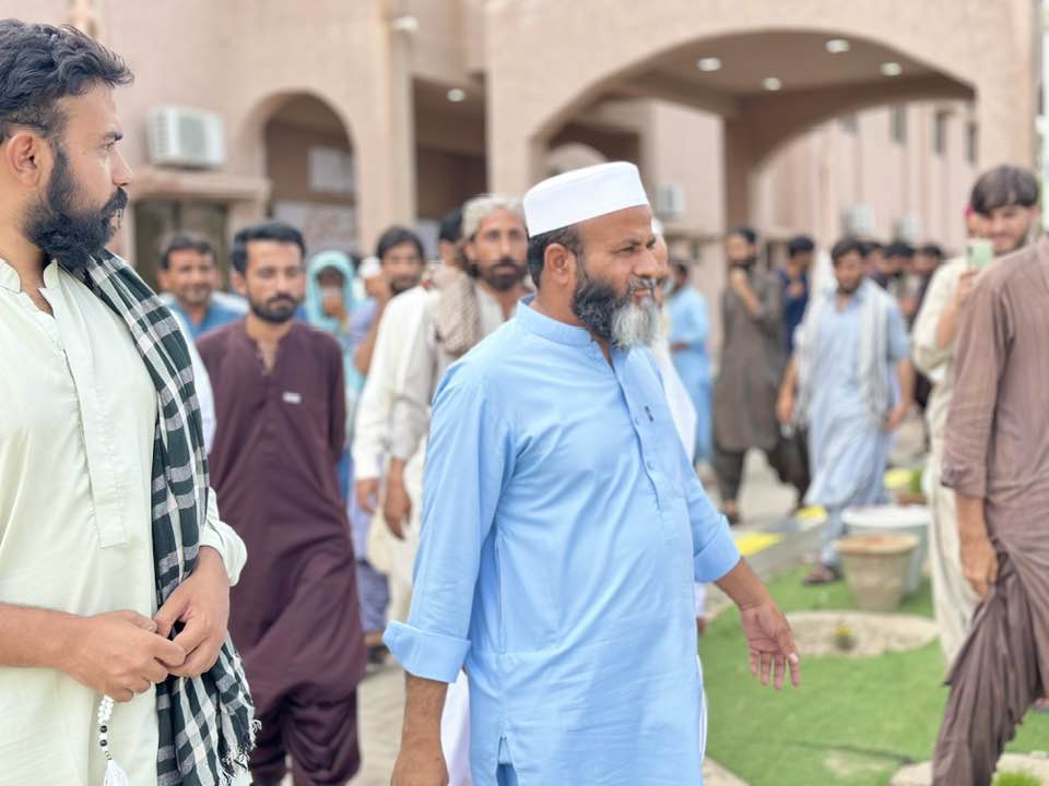 MHidayatRehman's tweet photo. خضدار یونیورسٹی میں طلبہ کے احتجاج میں شرکت کی، اظہار یکجہتی کیا۔ طلبہ کے مطالبات تسلیم، مسائل حل کیے جائیں، عملی اقدامات کو یقینی بنایا جائے۔ https://t.co/EJZZw76Kab