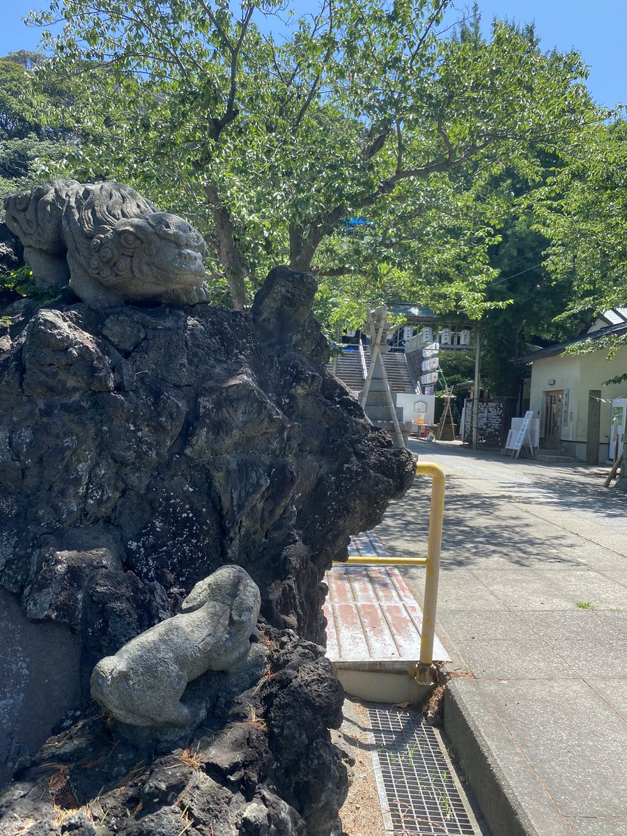 oasisnoneko's tweet photo. #諏訪神社
#大津諏訪神社
#御朱印
#狛犬
ここの狛犬ちゃんは親子？向き合っててとても可愛い。 https://t.co/Iid6wib32d