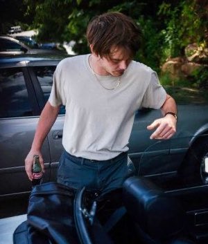 charlie heaton 5’8” short king !!!