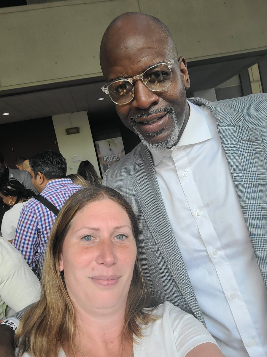 Nice to reconnect with <a href="/TeamFirstTy/">Tyrone Grant</a> at the <a href="/NYCSchools/">NYC Public Schools</a> Small Business Expo! Ty was instrumental in helping to get our basketball program going back in the day <a href="/BrooklynGlobal1/">BK Academy of Global Finance</a> #ittakesavillage
<a href="/D16LEADS/">Brooklyn Community District 16</a> <a href="/necs/">Nathaniel Styer</a> <a href="/DOEChancellor/">Chancellor Kamar H. Samuels</a>