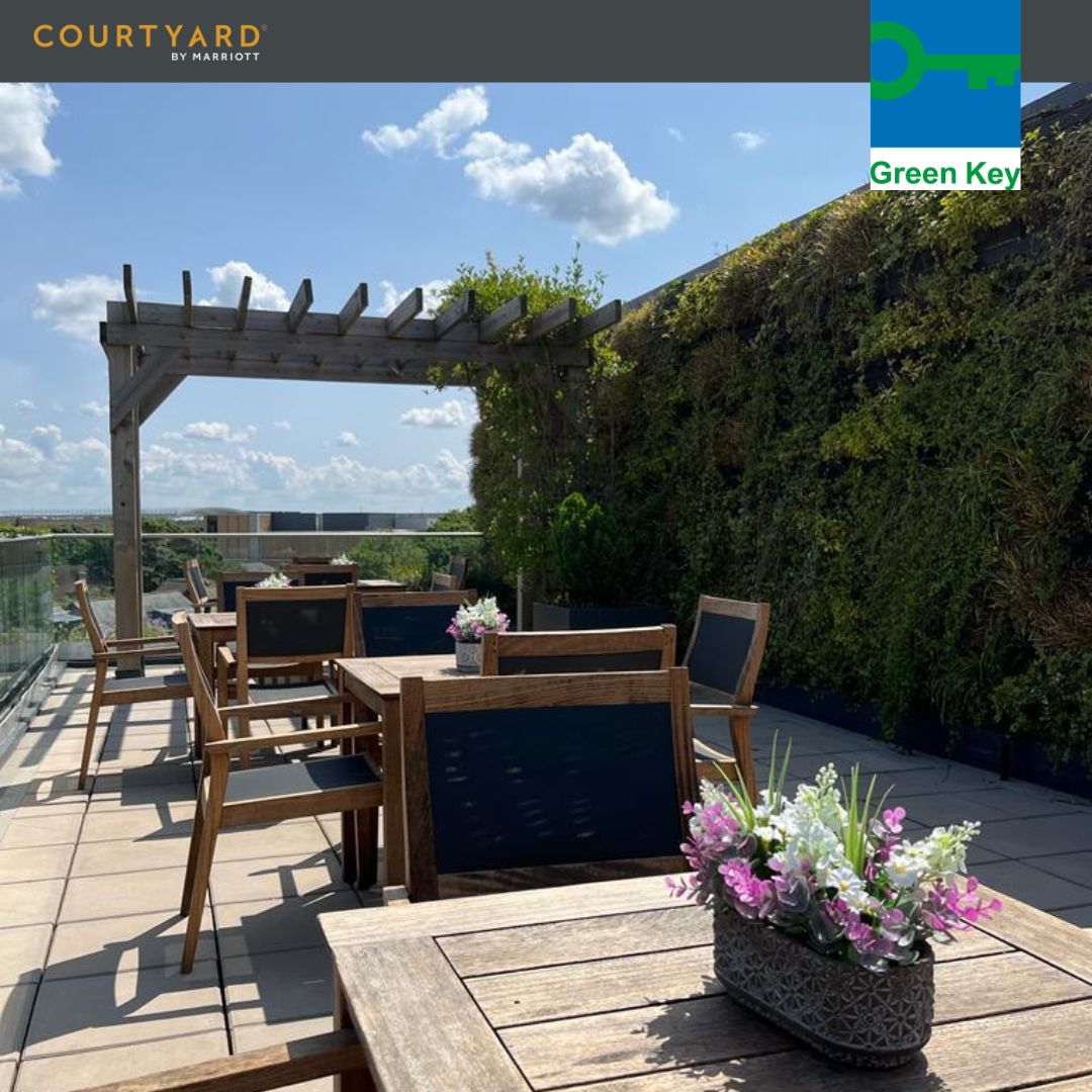 mission_net's tweet photo. We are delighted to see that  Courtyard Oxford City Centre has been awarded the @GreenKeyEngland  Sustainability Award for the efforts they are making to protect the environment!

Really pleased to be able to support their Green Team 💚

@CourtyardHotels #sustainabletourism https://t.co/WJpavVbTCp