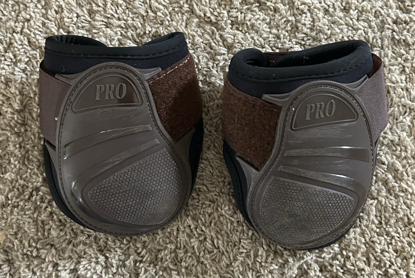 GroomSecrets's tweet photo. brown lami cell hind boots. very very light scuffing on outside, probably only used once or twice. Size M. $30 https://t.co/yVS2YZwlNt