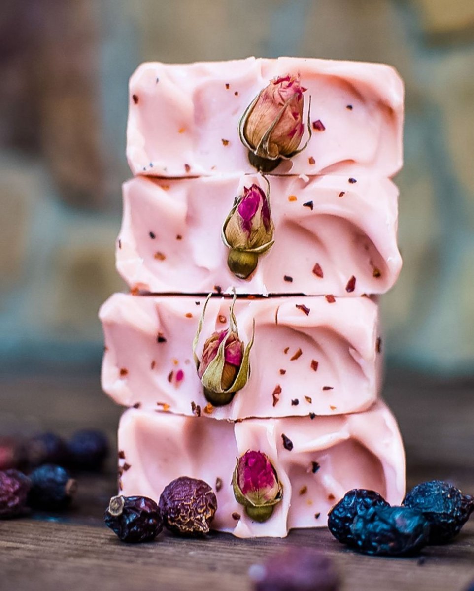 ecofarmfinder's tweet photo. Rosehip Homemade Soap Recipe 🌹 
This simple #recipe shares how you can benefit from making your own farm, garden, or wildcraft to skin #rosehip soap!   

Wonderfully soothing for delicate skin it will leave you with a bright and healthy glow!  https://t.co/tJWsdBVJ2K https://t.co/N2uNZQu83K