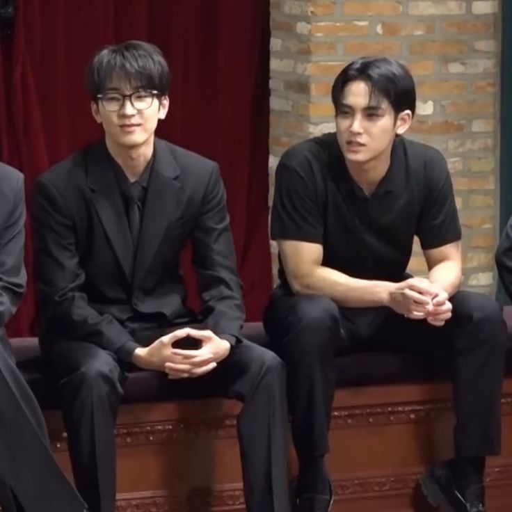 ermeveilfa97962's tweet image. WISH MEE LUCKKK, Thank youu kaa udah ngadain Giveaway inii!! Semoga berkah selaluuu
Happy birthday juga untuk wonungiee~~💐❤️❤️
#Happy_WONWOO_Day 
#생_Vv전원우vV_축 
#GAM3