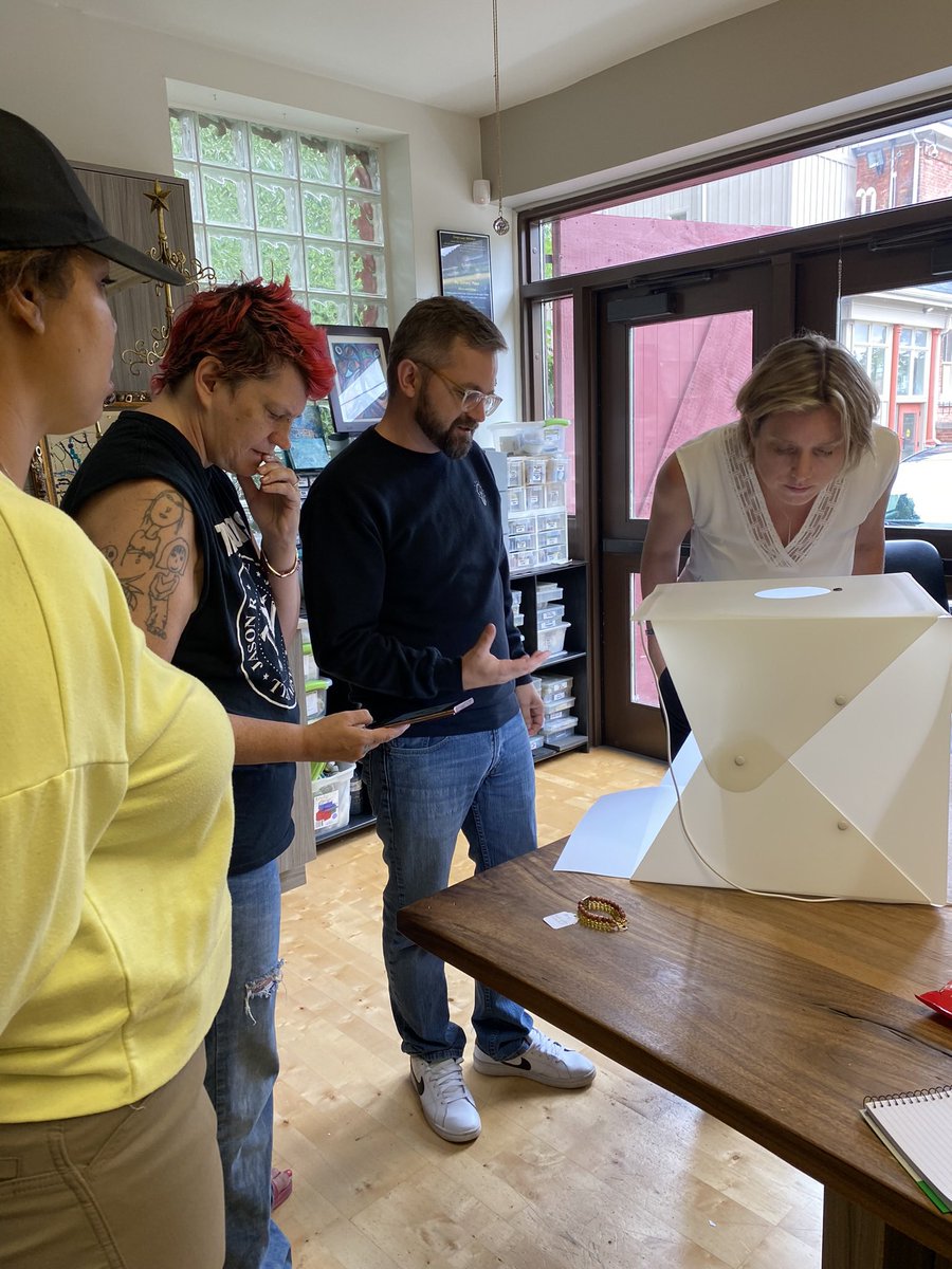 MySistersPlace's tweet photo. We are grateful for the support and mentorship of Janice &amp; Derek (@iveybusiness , @WesternU )who have been working with us in the #MicroEnterprise over the past number of months. Here, they are offering a photography workshop. Stay tuned for exciting updates! #ldnont @cmha_tv https://t.co/YYmPITzg7o