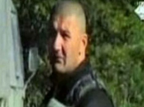 Prije tačno 28 godina svetosavske krvoločne životinje su ubile šestoricu zavezanih momaka. S leđa.
19 godina kasnije vođa pomahnitalih ubica sa istoka, Slobodan Medić, poginuo je zajedno sa svojom suprugom i sinom.
Daće bog da ista sudbina zadesi i ostale svetosavske krvoloke.