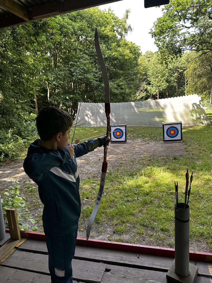 MrsSmithGBS's tweet photo. Group 1 Archery part 2 @GoresbrookSc https://t.co/YkD5idHvPq