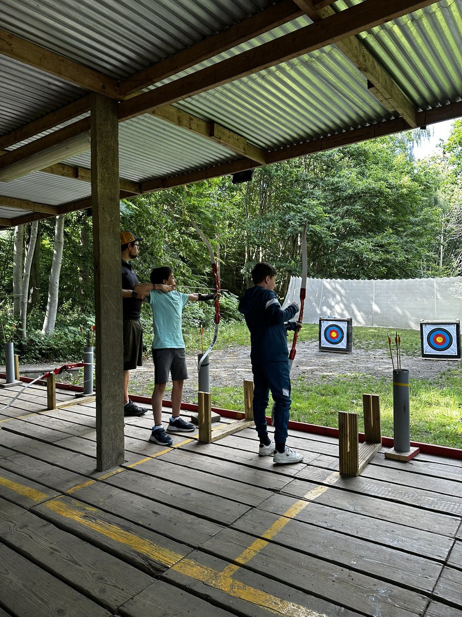 MrsSmithGBS's tweet photo. Group 1 Archery part 2 @GoresbrookSc https://t.co/YkD5idHvPq