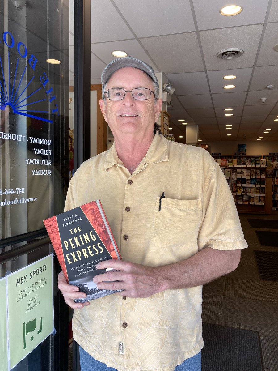 I stopped off to see friends @thebookstall in Winnetka (Chicago's North Shore) to sign #ThePekingExpress. I left signed copies for friends that want to read about banditry, warlords, political intrigue, and an interesting cast of characters from 1923. https://t.co/Fg26fN95VK