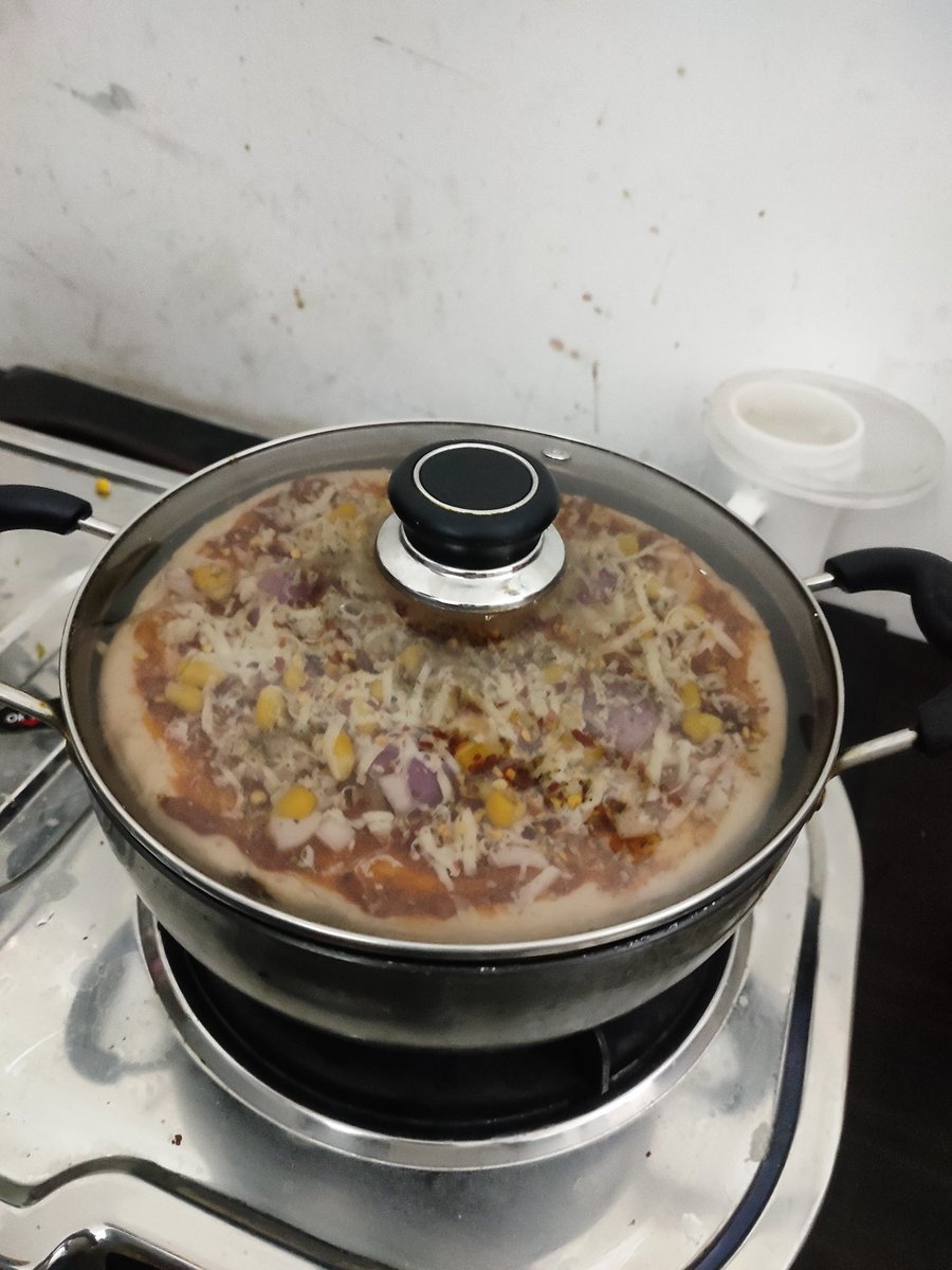 Pyarisetamol's tweet photo. Homemade pizza 🍕 https://t.co/VSXKuZgLWJ