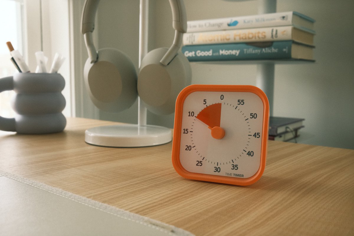 My tool for beating overwhelm—a simple timer. tiktok.com/t/ZT8Rjw9Po/

⏲️ makes it easier to initiate tasks
⏳helps prioritize most impactful steps
⏰ creates space for breaks