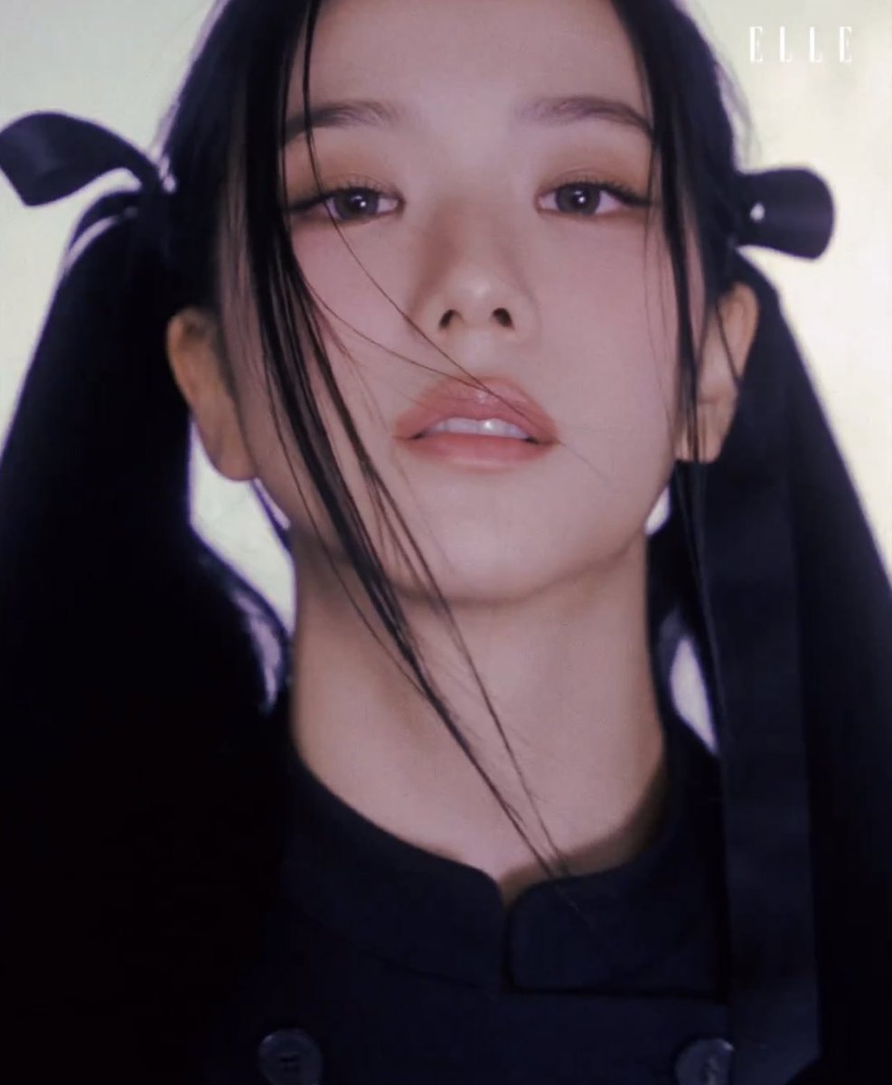 BLACKPINK's Jisoo for ELLE Korea.