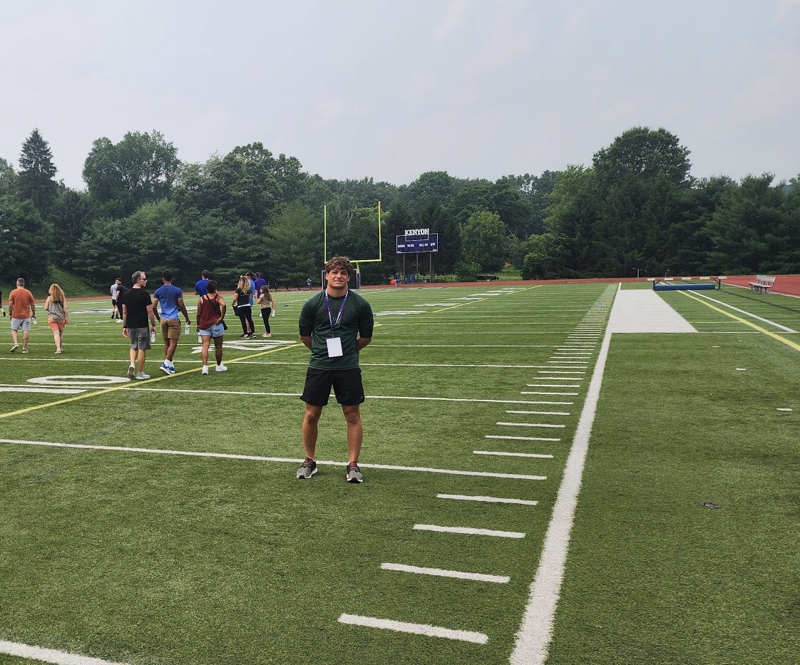 nathanielcorre9's tweet photo. Thank you @CoachMcMurray5 @IanMGood @CoachDHyatt for taking the time to give me a tour of the amazing campus and sports facilities at Kenyon College. It was great to see the incredible Lowry Center. #finishthedrill @KenyonFootball @FTDSports @PineCrestFB https://t.co/FJgGrMheDL