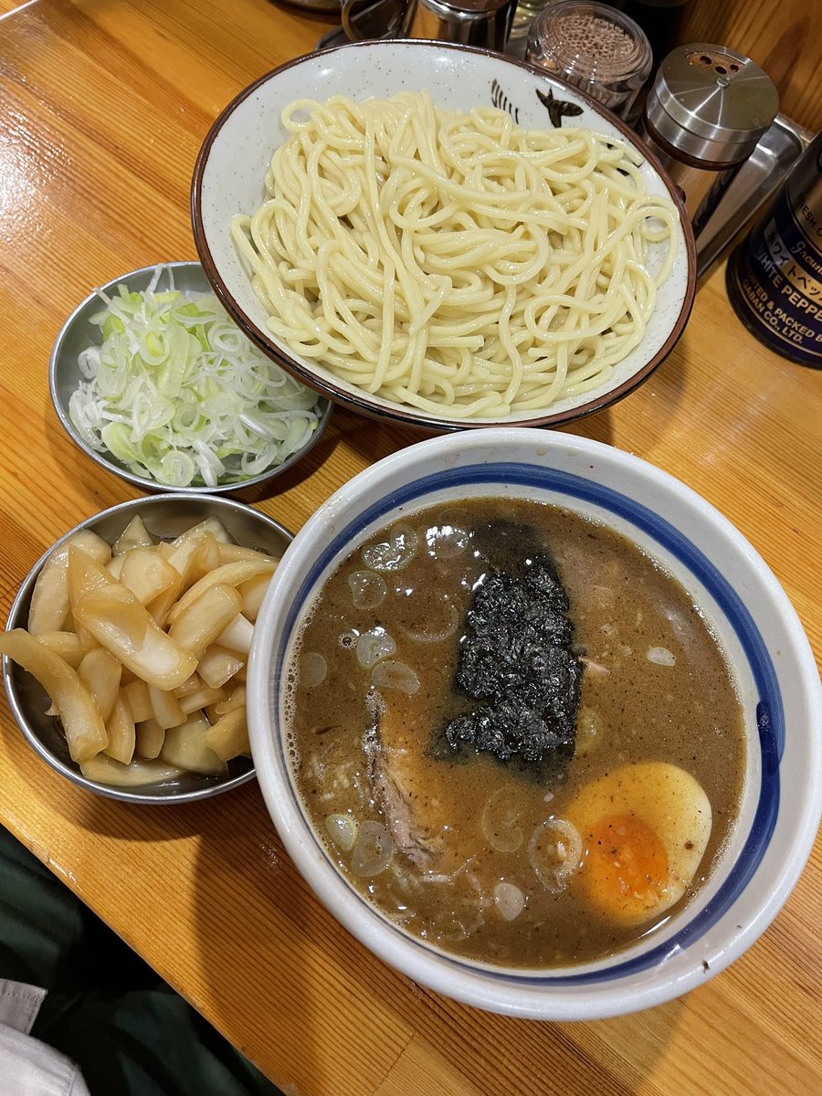 kinsirou1's tweet photo. 綾瀬
大勝軒

こくもり850円
アサヒビール550円
玉ねぎ100円
ネギ50円

こくもりも美味しいけど、お通しのネギチャーもうまい！！😁 https://t.co/Mege5WIshA