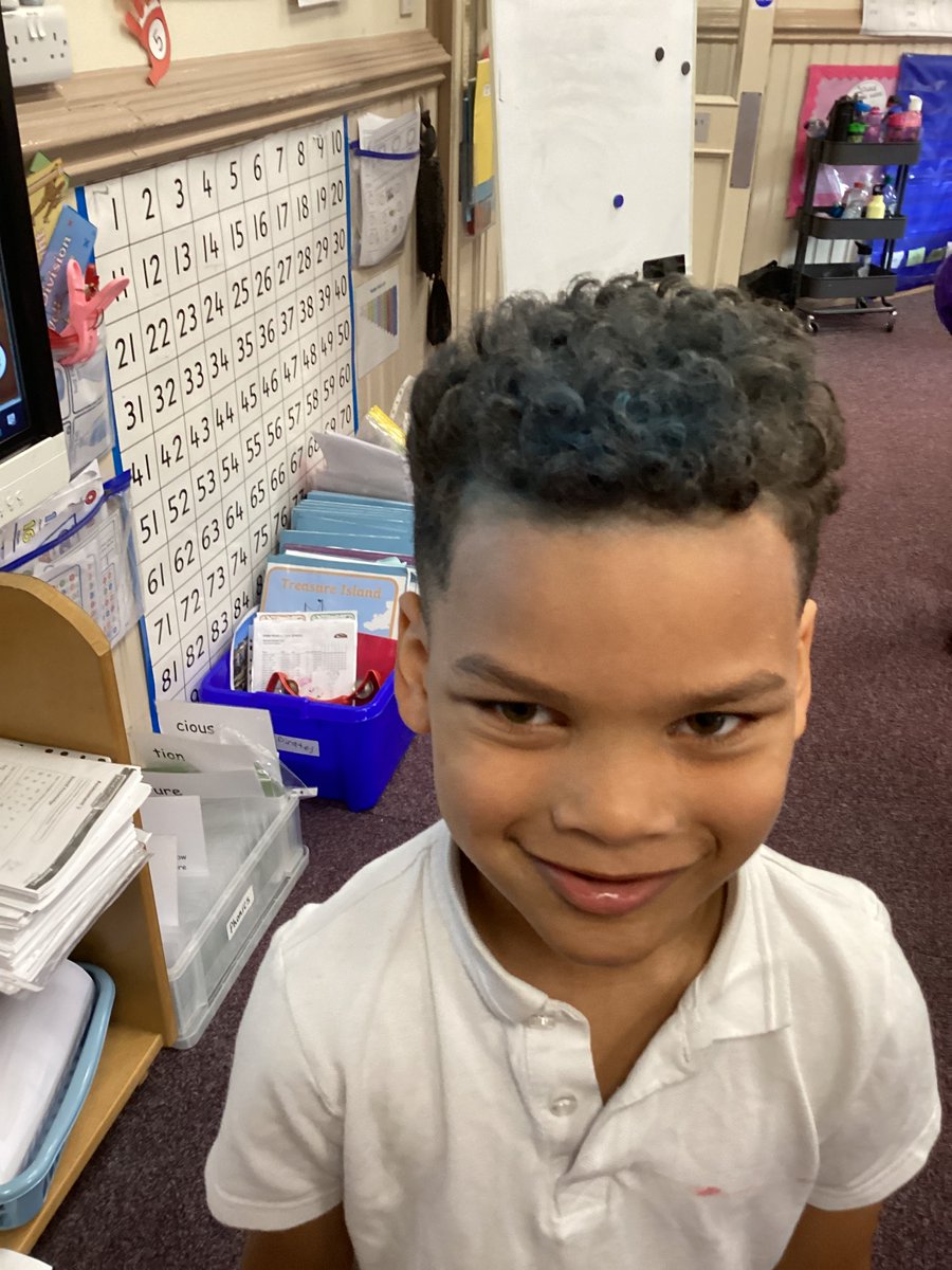 ParkRoadJIandN's tweet photo. There were some crazy hairstyles in Year 1 on Friday to support Haaris raising money for #ThePrincessTrust. Fantastic support guys π https://t.co/llpgAsJa7H