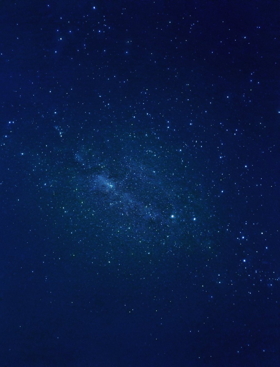 an666ana's tweet photo. Aku persembahkan foto gugusan bintang yang kuambil di Kulon Progo malam ini untuk kalian. Langit terlalu indah, enak banget di sini ngerasain angin malam saking rindunya sama hawa dingin gue ga bawa jaket sama sekali.
Selamat beristirahat! Semoga tidur nyenyak
Shot on #Realme8 https://t.co/LrmW0UCEk1