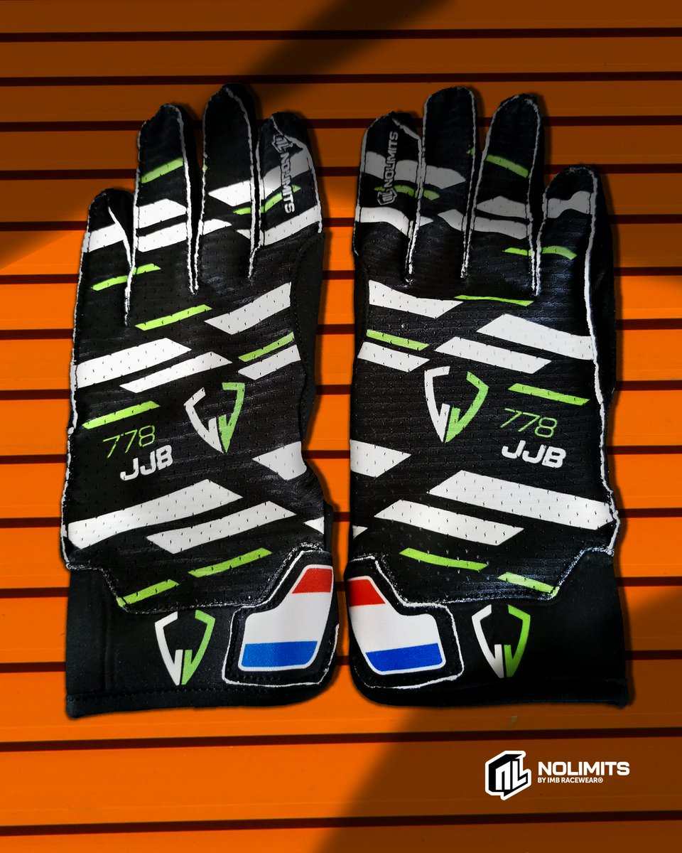 Today we're showcasing the IMB Racewear #NoLimits gloves by JJB! Head to imbracewear.com to get your own NOLIMITS wear today! If you'd like to have your IMB wear showcased, please share them and tag us! #simracing #simwear #simgloves