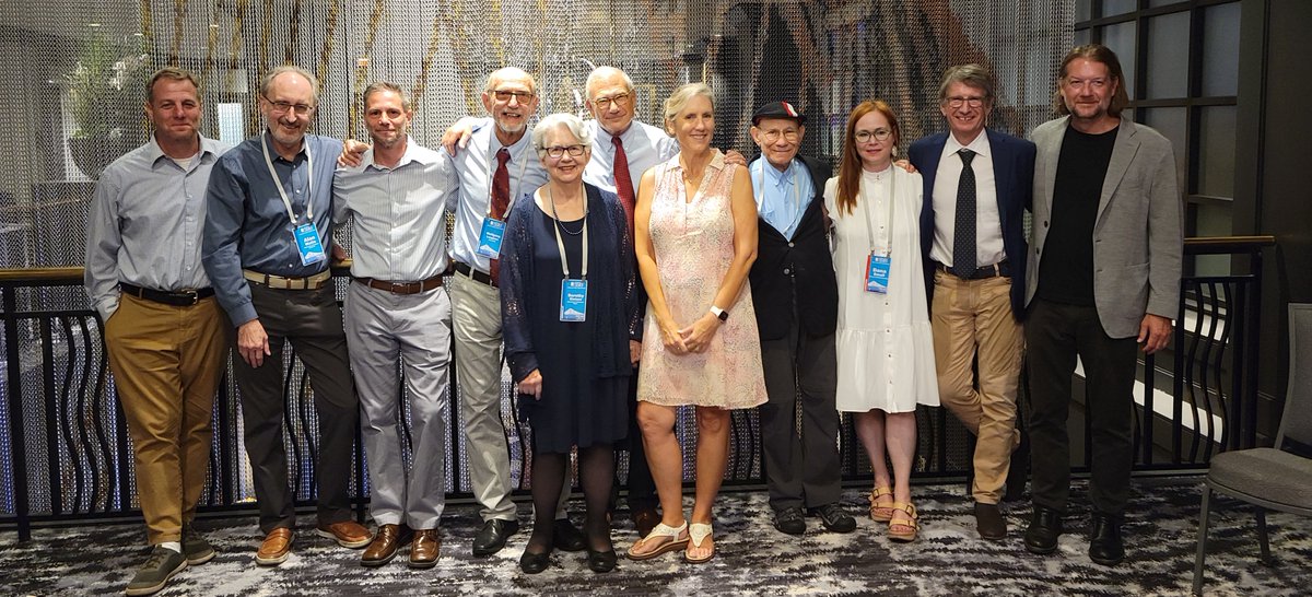 SSIBsociety's tweet image. Past, Present, and Future #Presidents of the @SSIBsociety at the #SSIB2023 meeting in Portland.