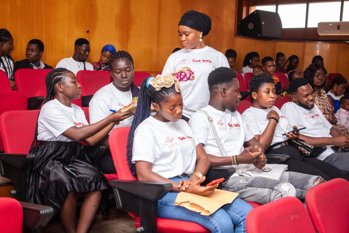 YotaRising's tweet photo. To kick off the Get Into Celebration Day, our participants gave their honest evaluation of how the soft skills training and work experience have impacted their lives, and prepared them for the career world.

#GetIntoEmployment
@PrincesTrustInt https://t.co/la3rasQY1d