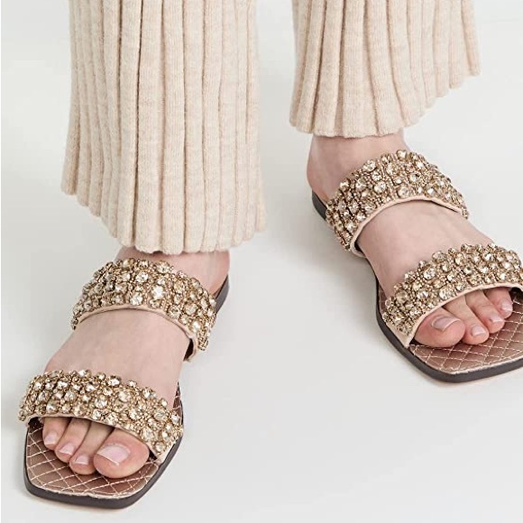 So good I had to share! Check out all the items I'm loving on <a href="/Poshmarkapp/">Poshmark</a> from <a href="/cristianerochap/">Cris Rocha</a> #poshmark #fashion #style #shopmycloset #zara #calvinklein #samedelman: posh.mk/P8Q37mhJvBb