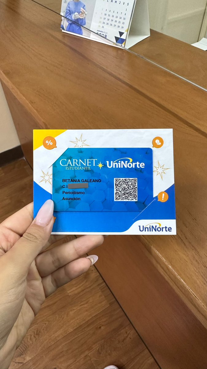 Voy a hacer una queja ENORME a cerca de algo que personalmente me parece una ESTAFA masiva. 
La UNIVERSIDAD DEL NORTE en el mes de Abril, notifica y manda a personales a traer CURSO POR CURSO un “CARNET ESTUDIANTIL” con nuestro nombre, ci y carrera. Hasta ahí, todo “bien”.