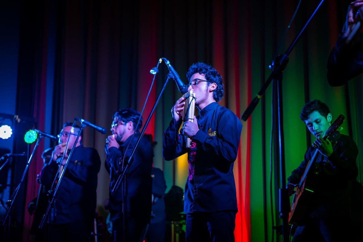 Tele7Tv's tweet photo. 👒🇪🇨 ¡Los grupos de arte Jahua Ñan y Ukumary #UTPL llevarán el folclore ecuatoriano hasta #Francia y #Suiza! 🇫🇷🇨🇭⁣

El grupo de danza Jahua Ñan y el grupo de música folclórica Ukumary, conformados por estudiantes y #UTPLAlumni de diferentes carreras, llevarán un pedacito de Ecuador y su mágica cultura al Festival Cultures Aux Coeurs Francia 2023. Este es el tercer año que la #UTPL recibe la invitación para ser parte de este encuentro internacional, que reunirá a artistas de más de 50 países. 💃🏽🌎

🙌 ¡Todo nuestro apoyo y el mayor de los éxitos en esta experiencia inolvidable a nuestros talentosos elencos! 💙🇪🇨👏

Gestión Cultural UTPL