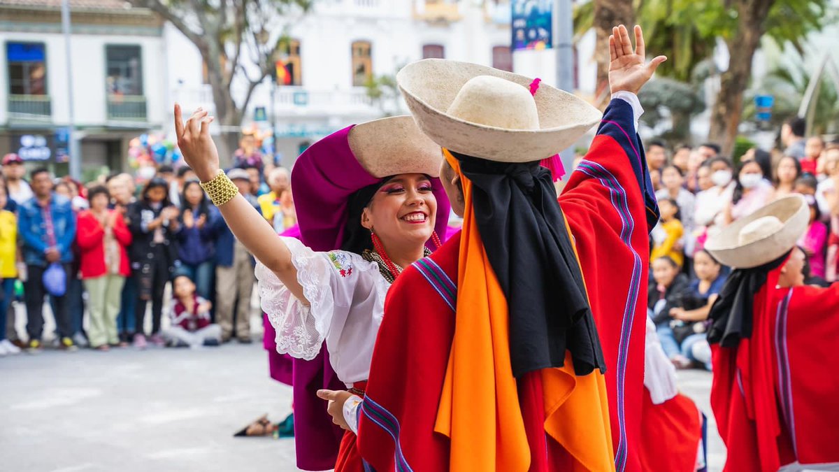 Tele7Tv's tweet photo. 👒🇪🇨 ¡Los grupos de arte Jahua Ñan y Ukumary #UTPL llevarán el folclore ecuatoriano hasta #Francia y #Suiza! 🇫🇷🇨🇭⁣

El grupo de danza Jahua Ñan y el grupo de música folclórica Ukumary, conformados por estudiantes y #UTPLAlumni de diferentes carreras, llevarán un pedacito de Ecuador y su mágica cultura al Festival Cultures Aux Coeurs Francia 2023. Este es el tercer año que la #UTPL recibe la invitación para ser parte de este encuentro internacional, que reunirá a artistas de más de 50 países. 💃🏽🌎

🙌 ¡Todo nuestro apoyo y el mayor de los éxitos en esta experiencia inolvidable a nuestros talentosos elencos! 💙🇪🇨👏

Gestión Cultural UTPL