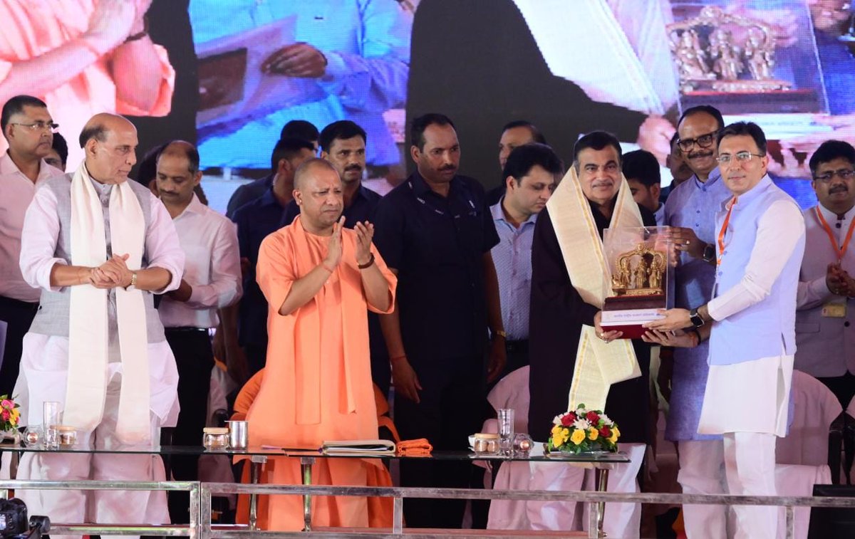 MrMishra's tweet photo. डबल इंजन सरकार में लखनऊ के IIM फ्लाईओवर से किसानों की मंडी की राह हुई आसान, जल्दी ही किसान पथ का निर्माण पूरा होने से लखनऊ का आवागमन और होगा बेहतर।

#Topclass_UP_Infra https://t.co/BoaUIjB1FZ