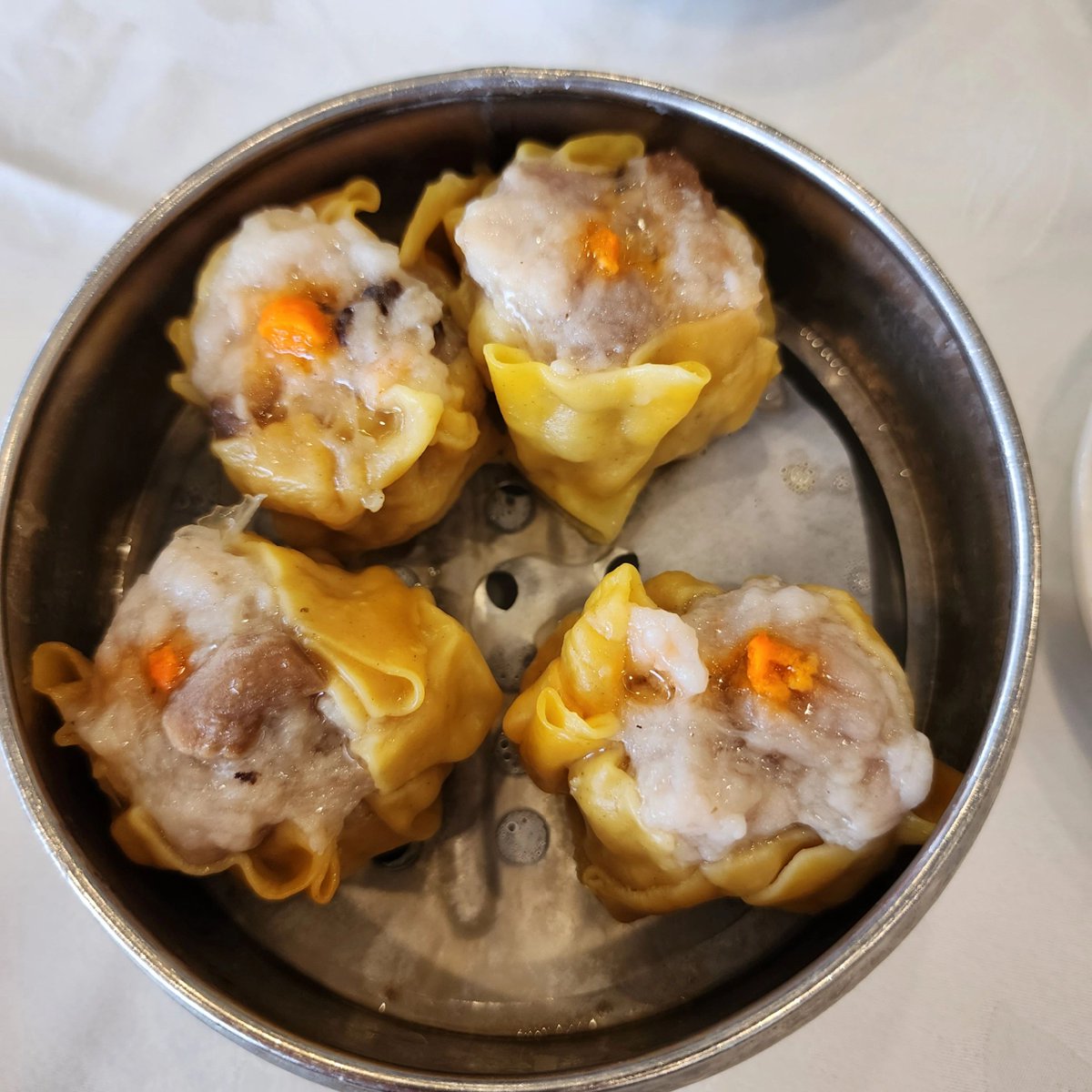 chavezizzy1999's tweet photo. Los Angeles Cantonese Morning Tea
Small cart morning tea, taste is really good, a share of five or six dollars, with a pot of tea, very authentic. https://t.co/xYDk3JIyyA