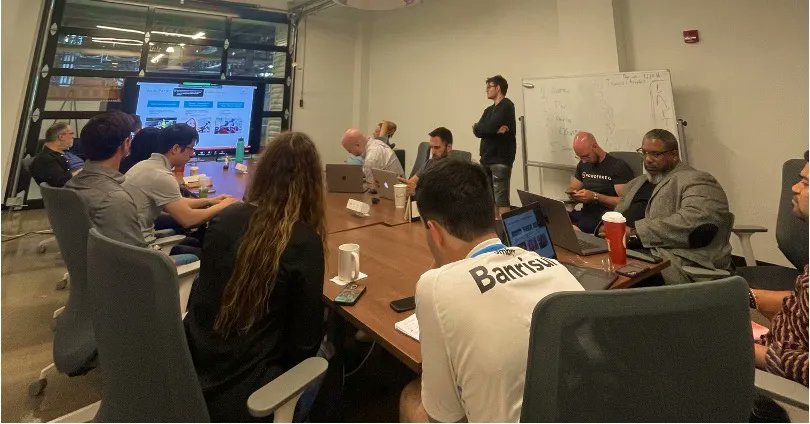 theVCnida's tweet photo. Enjoyed meeting these @gener8tor gBETA companies at the #Investor Swarm #pitchpractice at @16techinnovate.
https://t.co/LYQCm1MwPw, Rides2U, Trunkdrop, RubyRide, Terminus Technologies
Nice job @LoganWhite on a great Future of Mobility Program!
https://t.co/vuTqZitxx8 https://t.co/nwyQsi0Som