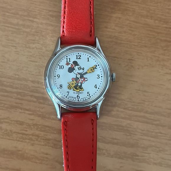 MarcoAMatta1's tweet photo. So good I had to share! Check out all the items I'm loving on @Poshmarkapp #poshmark #fashion #style #shopmycloset #zyia #disney: https://t.co/EUwcfvDO7e https://t.co/nwiRsRs5Q1