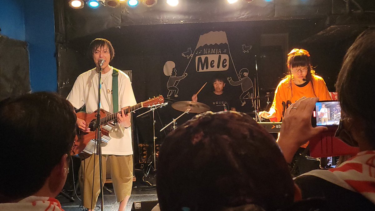 umeyann's tweet image. ラフグレラストライブ一組目は、OneOnceOver
鍵盤を斜めにして演奏するのが素敵でした🎵
どこかであってたなと思ったら前ANIJACK で会ってたみたい🎵
忘れててゴメン🙇‍♀️💦
#OneOnceOver
#ラフグレ解散