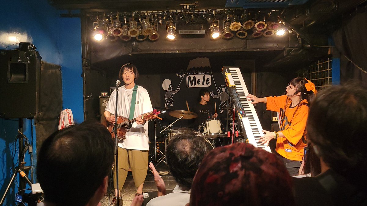 umeyann's tweet image. ラフグレラストライブ一組目は、OneOnceOver
鍵盤を斜めにして演奏するのが素敵でした🎵
どこかであってたなと思ったら前ANIJACK で会ってたみたい🎵
忘れててゴメン🙇‍♀️💦
#OneOnceOver
#ラフグレ解散