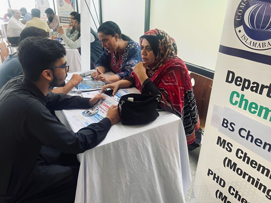 OfCuil61389's tweet photo. Your Path to Success Starts Here: Join Our Community of Scholars.
#admissionscampaign #bsadmissions #comsatsuniversitylahore #departmentofchemistry https://t.co/DMTYxmVNOo