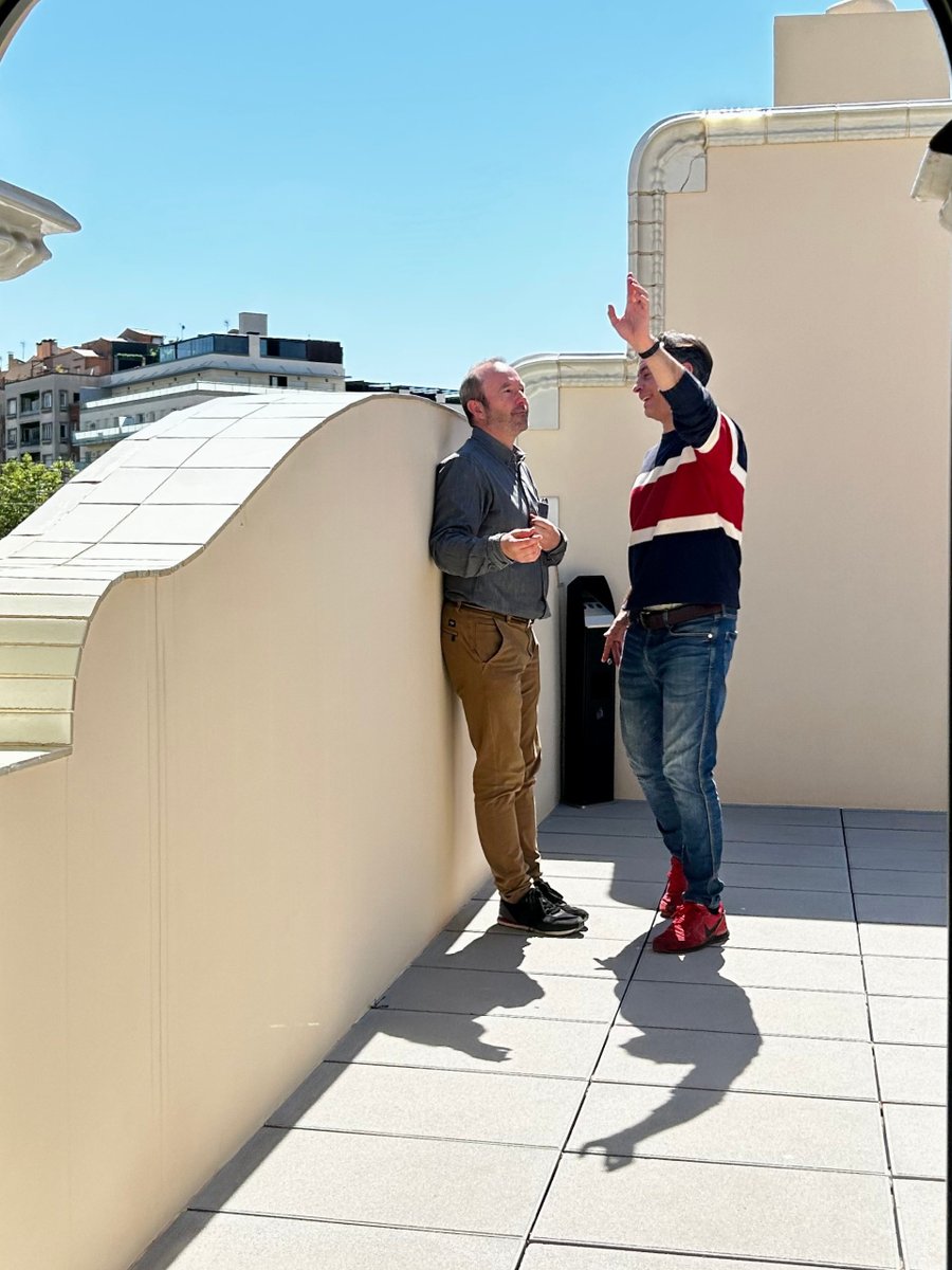 Celebra el dia de l'amistat el 31 de juliol! A Coespai tenim una oferta especial: Vine amb un amic i gaudeix d'un 2x1 en coworking! No et perdis aquesta oportunitat de treballar amb el teu amic/ga.